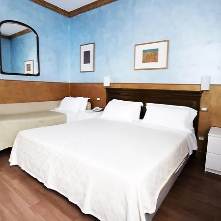 Hotel Diana 3*