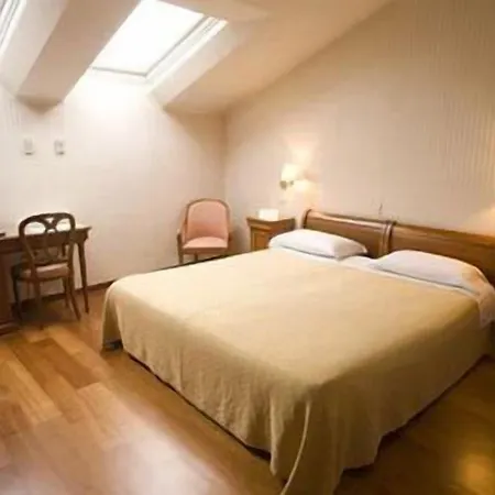 Hotel Diana