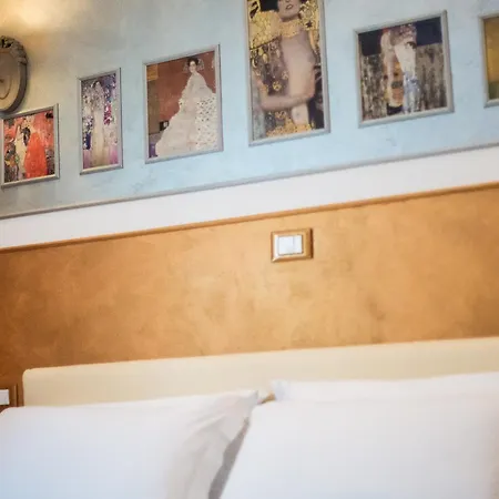 Diana Hotel 3*