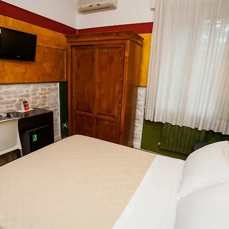 Diana Hotel 3*